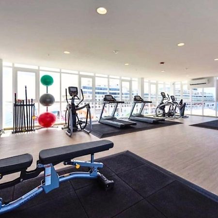 Stylish Luxury Condo, Central Location, Ocean View, Pool, Gym Oranjestad Extérieur photo