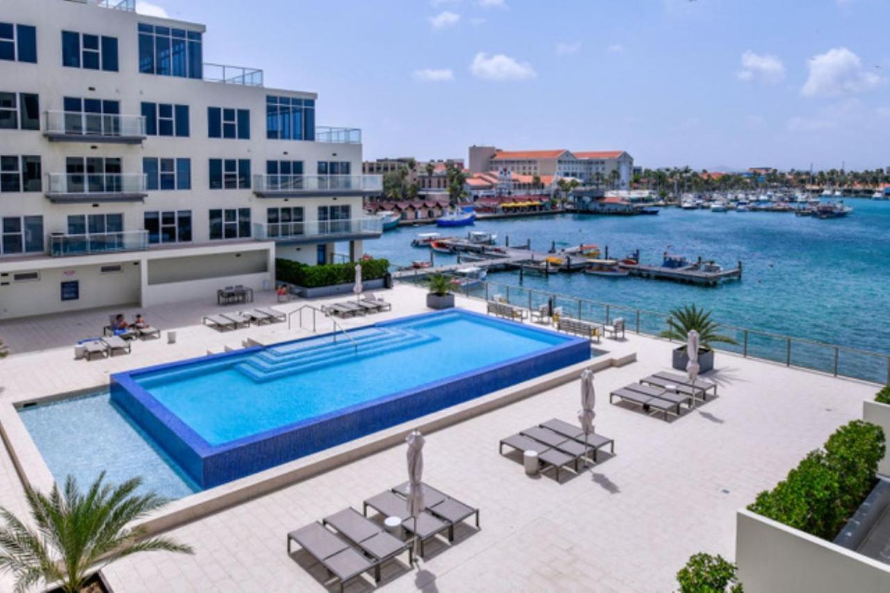 Stylish Luxury Condo, Central Location, Ocean View, Pool, Gym Oranjestad Extérieur photo