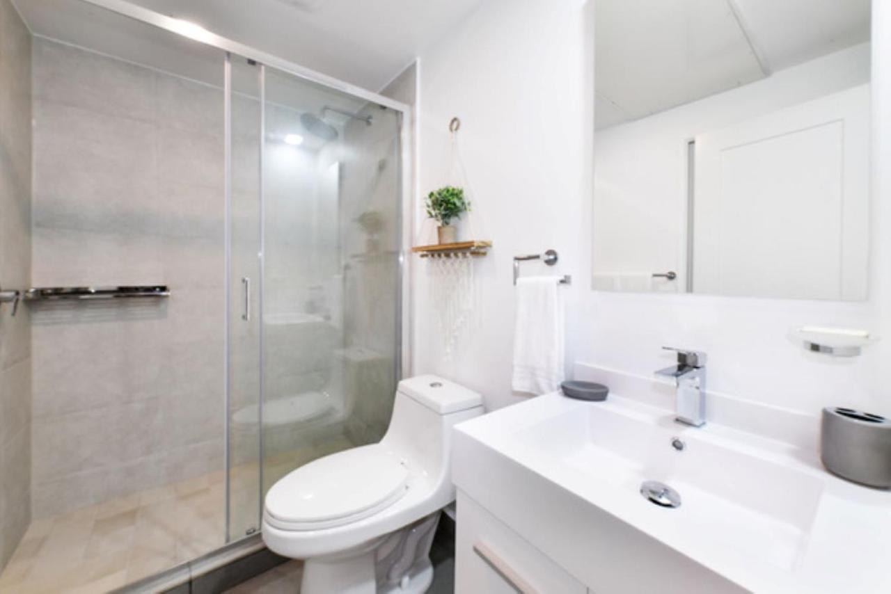 Stylish Luxury Condo, Central Location, Ocean View, Pool, Gym Oranjestad Extérieur photo