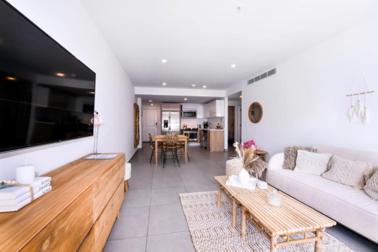 Stylish Luxury Condo, Central Location, Ocean View, Pool, Gym Oranjestad Extérieur photo