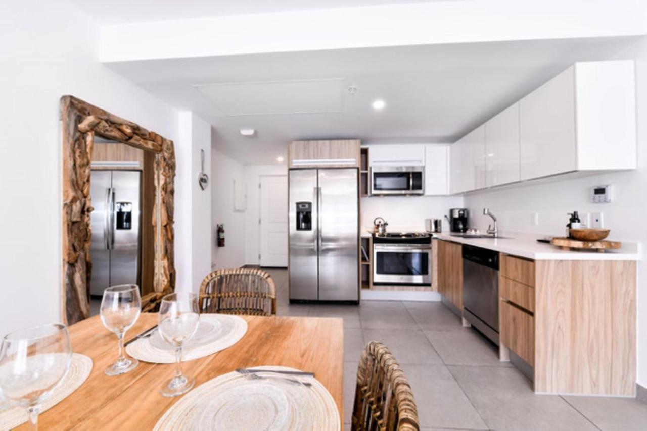 Stylish Luxury Condo, Central Location, Ocean View, Pool, Gym Oranjestad Extérieur photo