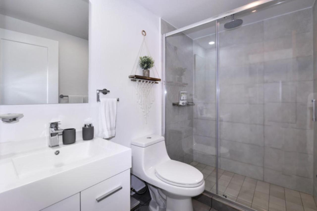 Stylish Luxury Condo, Central Location, Ocean View, Pool, Gym Oranjestad Extérieur photo