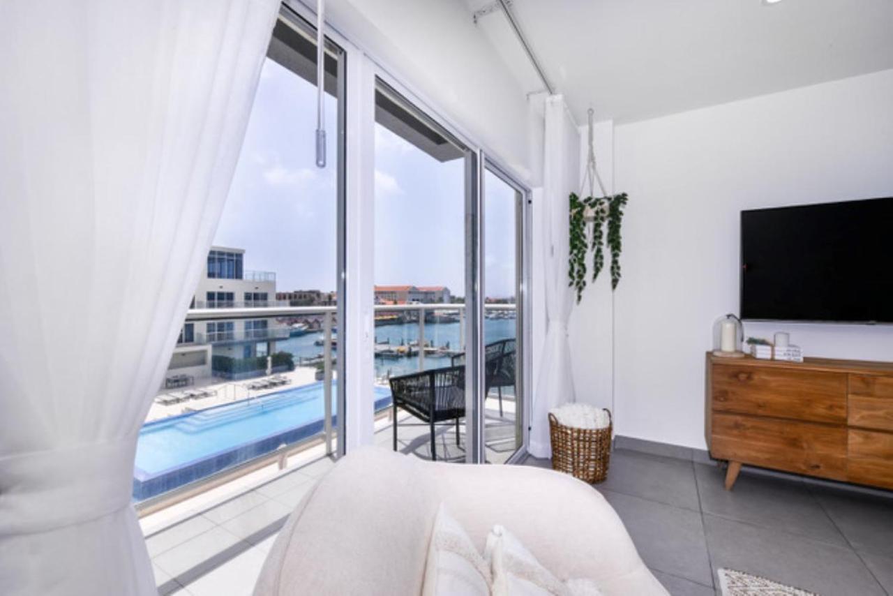 Stylish Luxury Condo, Central Location, Ocean View, Pool, Gym Oranjestad Extérieur photo