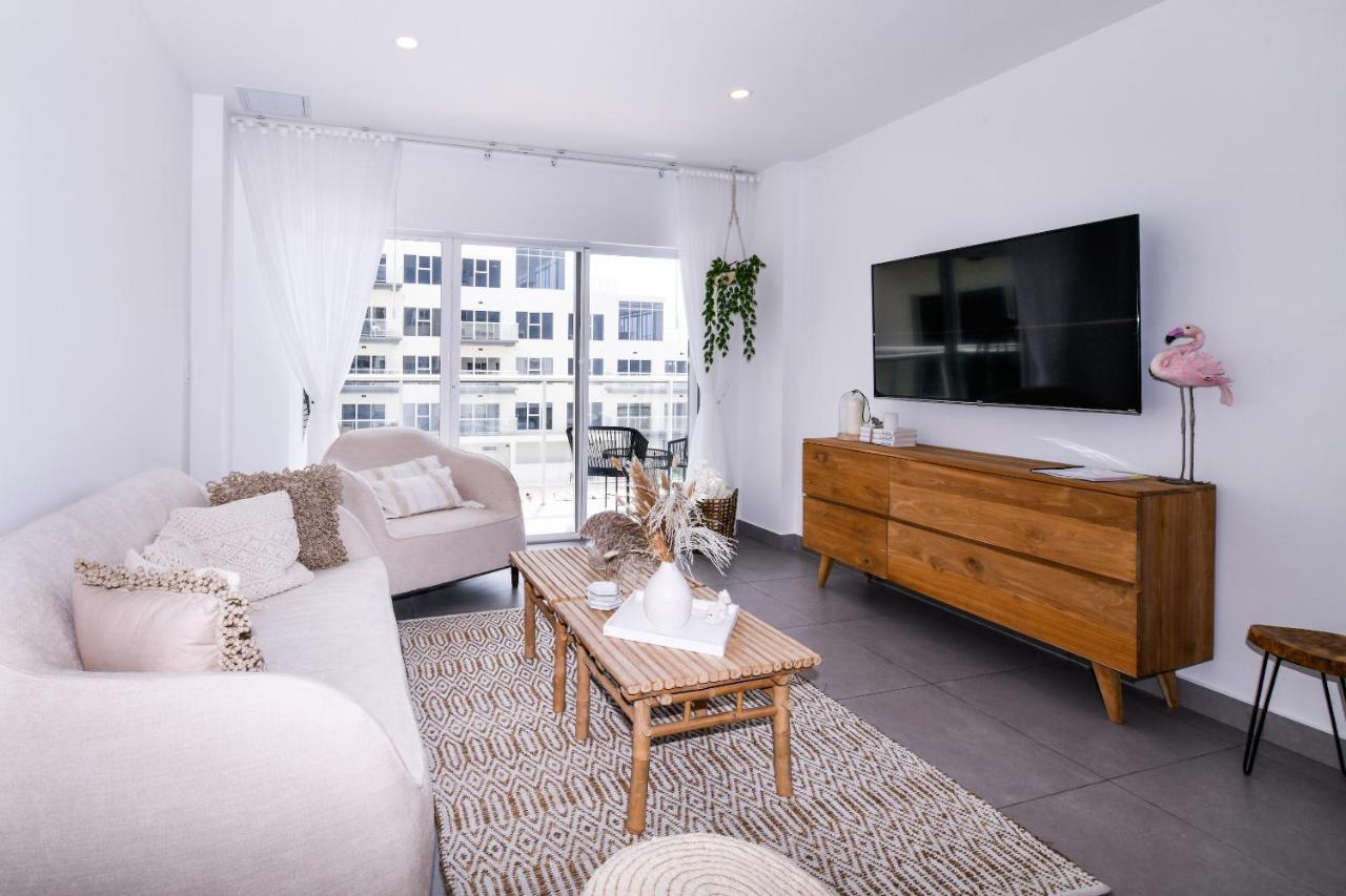 Stylish Luxury Condo, Central Location, Ocean View, Pool, Gym Oranjestad Extérieur photo