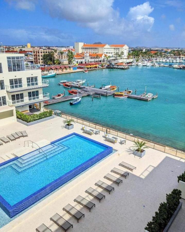 Stylish Luxury Condo, Central Location, Ocean View, Pool, Gym Oranjestad Extérieur photo