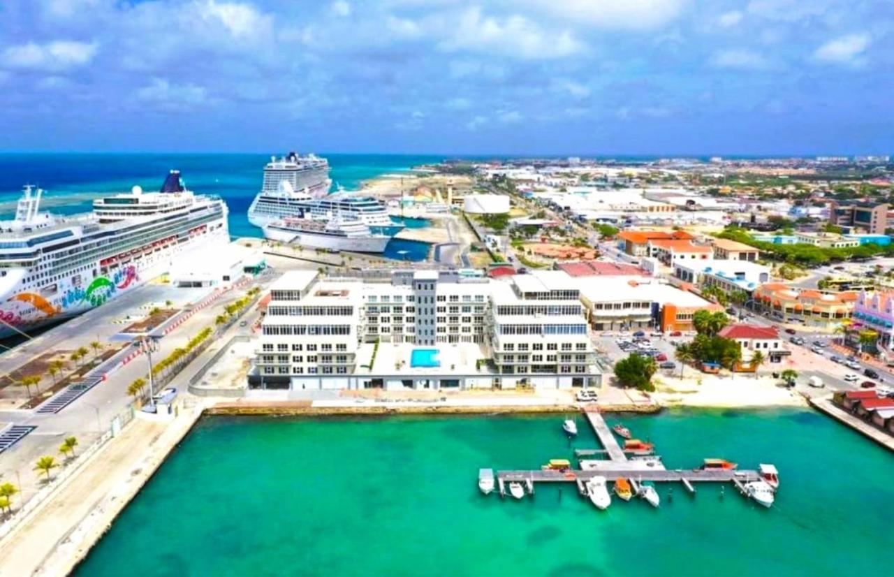 Stylish Luxury Condo, Central Location, Ocean View, Pool, Gym Oranjestad Extérieur photo