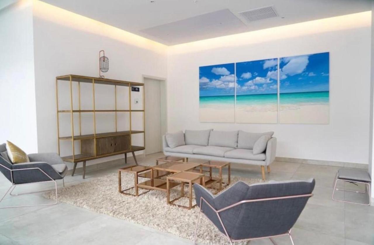 Stylish Luxury Condo, Central Location, Ocean View, Pool, Gym Oranjestad Extérieur photo